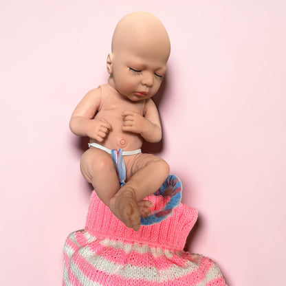 PRE-ORDENA Bebé con placenta, membranas, útero y cordón